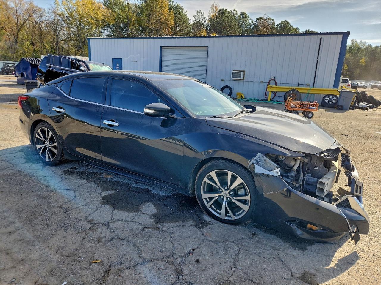 2017 NISSAN Maxima