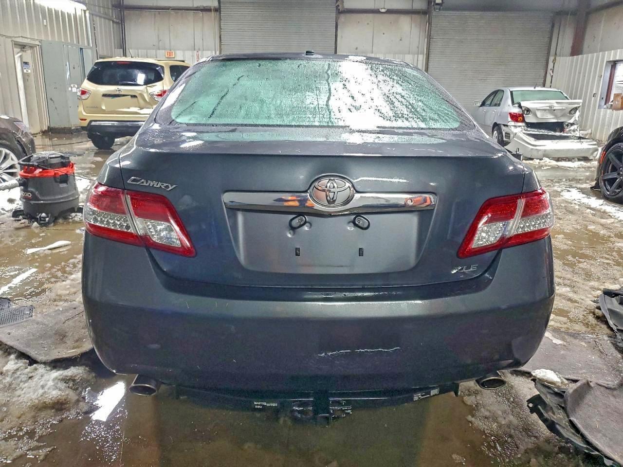 2011 TOYOTA CAMRY