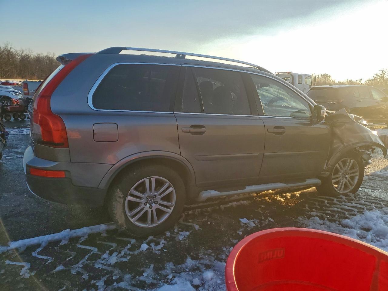 2010 VOLVO XC90