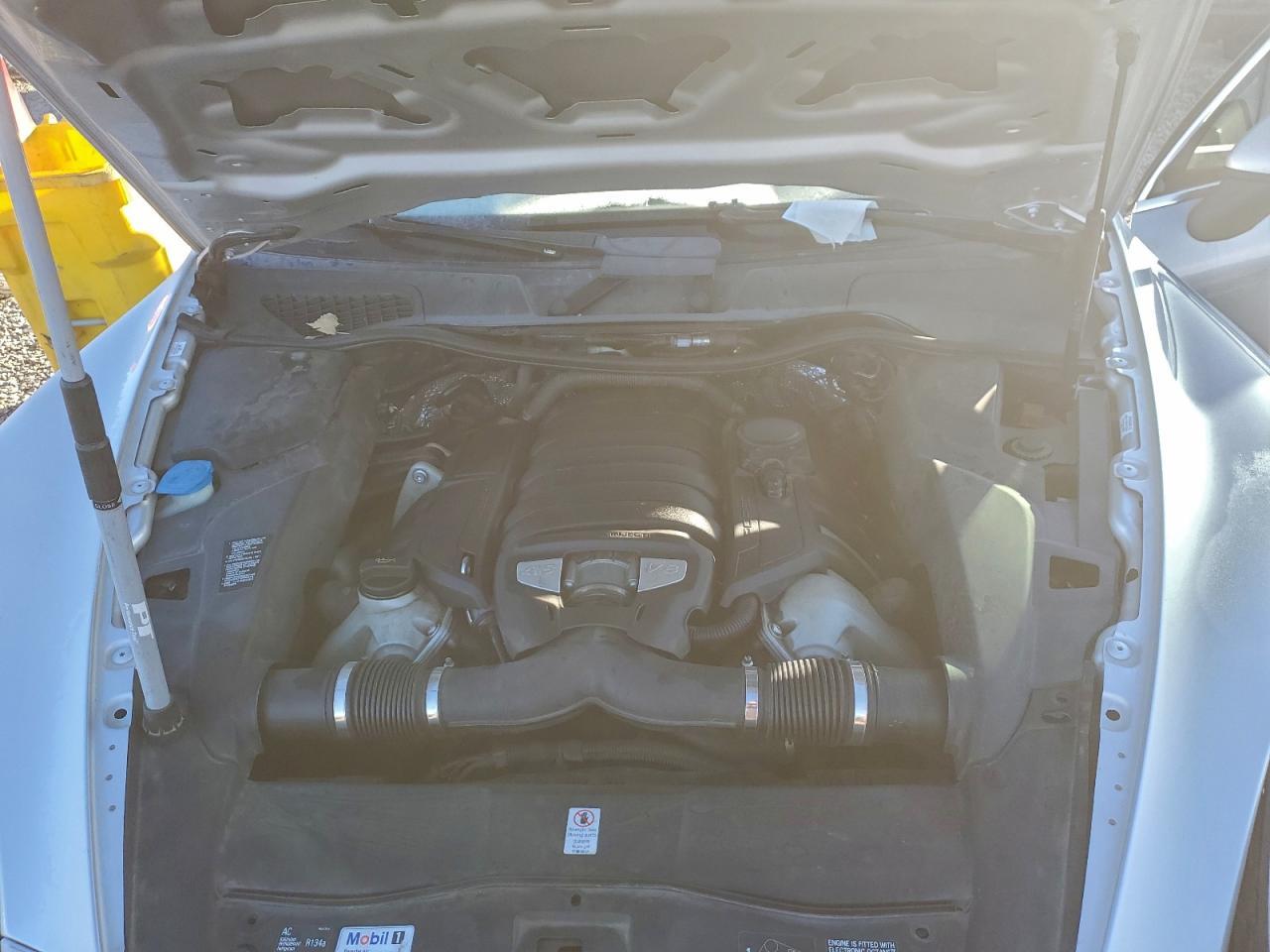2011 PORSCHE CAYENNE