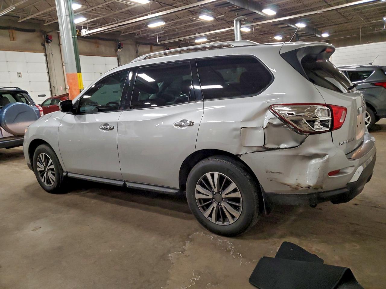 2017 NISSAN PATHFINDER