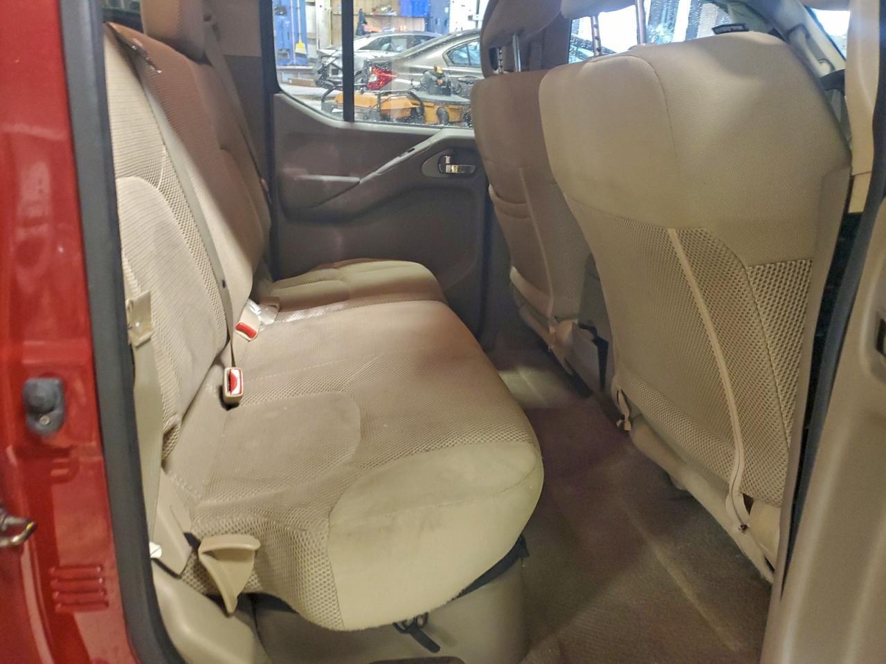 2015 NISSAN Frontier