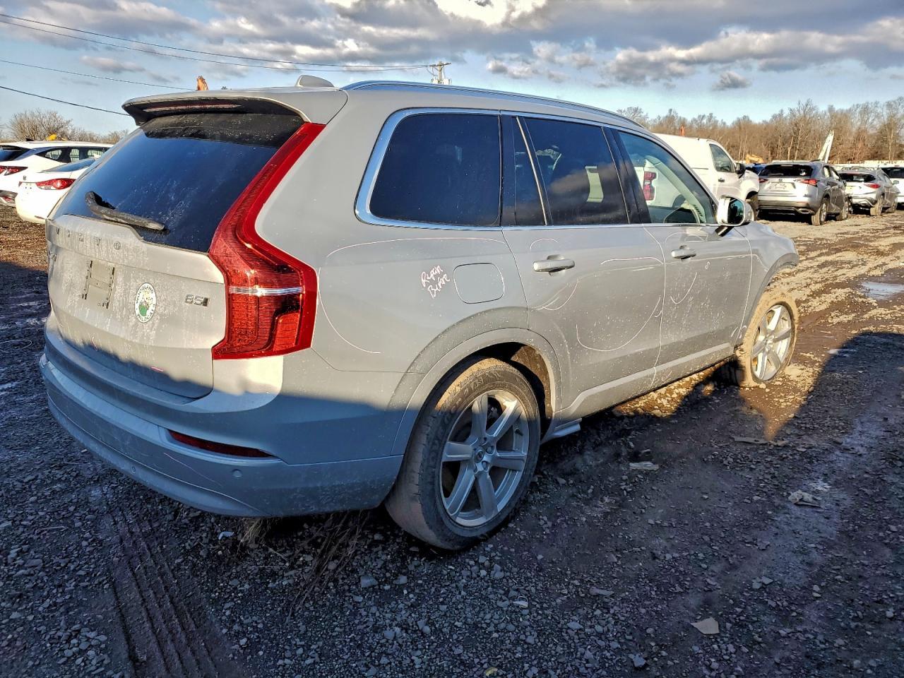 2023 VOLVO XC90