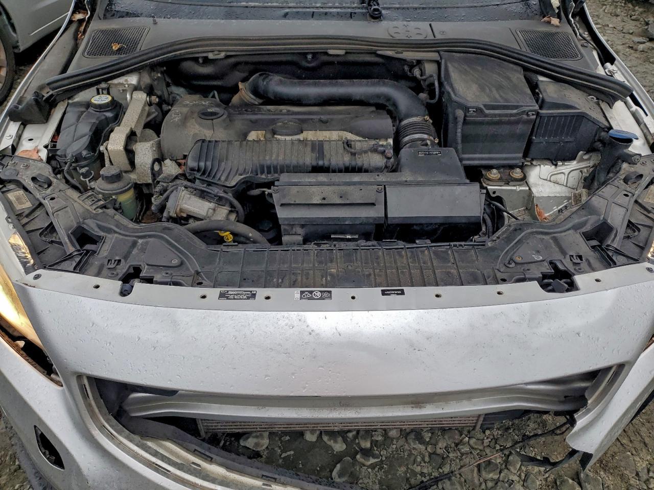 2015 VOLVO S60