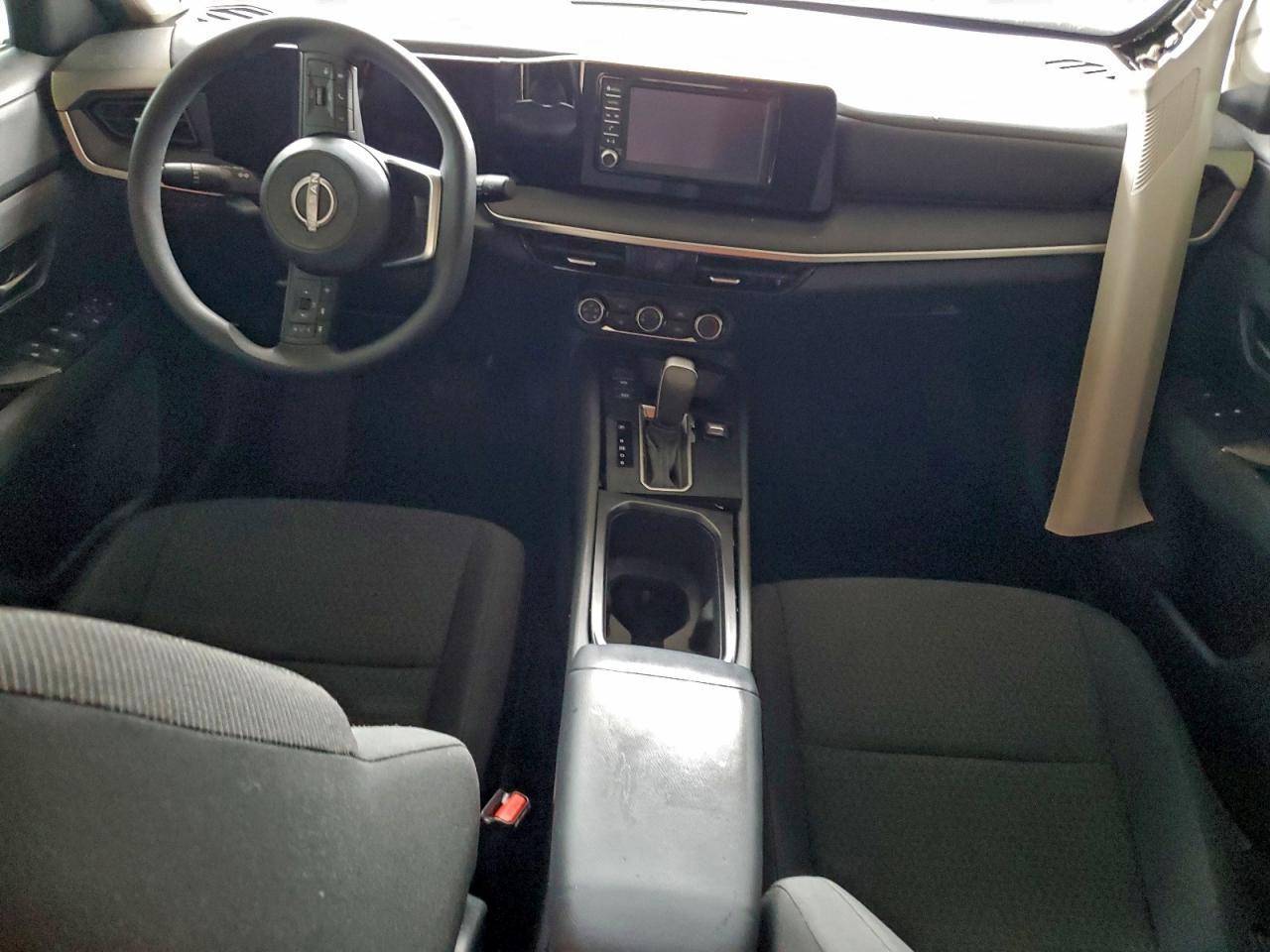 2025 NISSAN KICKS