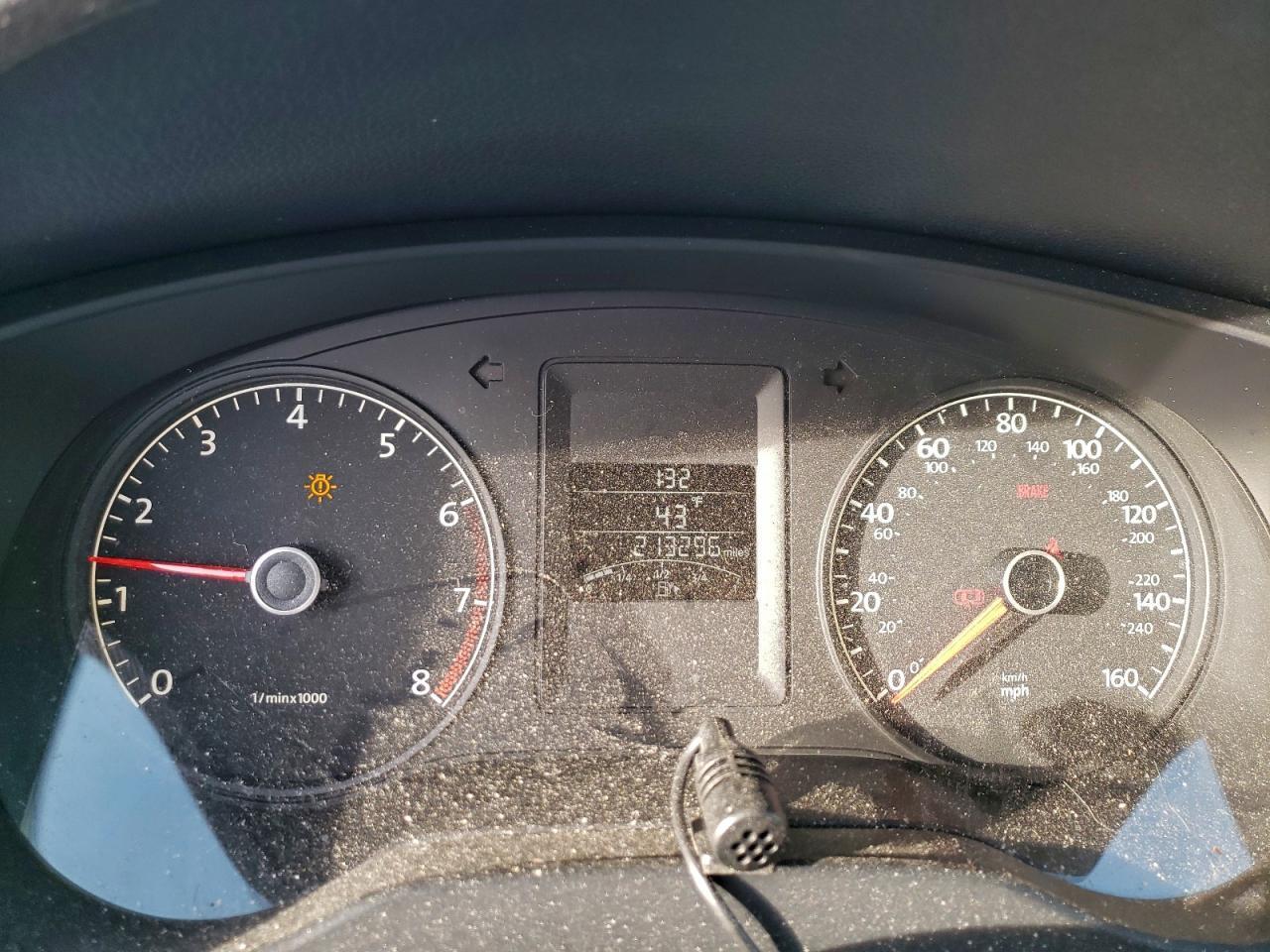 2011 VOLKSWAGEN JETTA