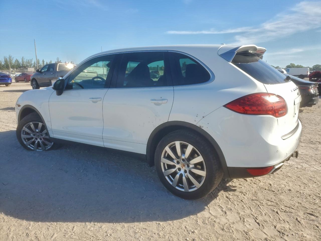 2014 PORSCHE CAYENNE