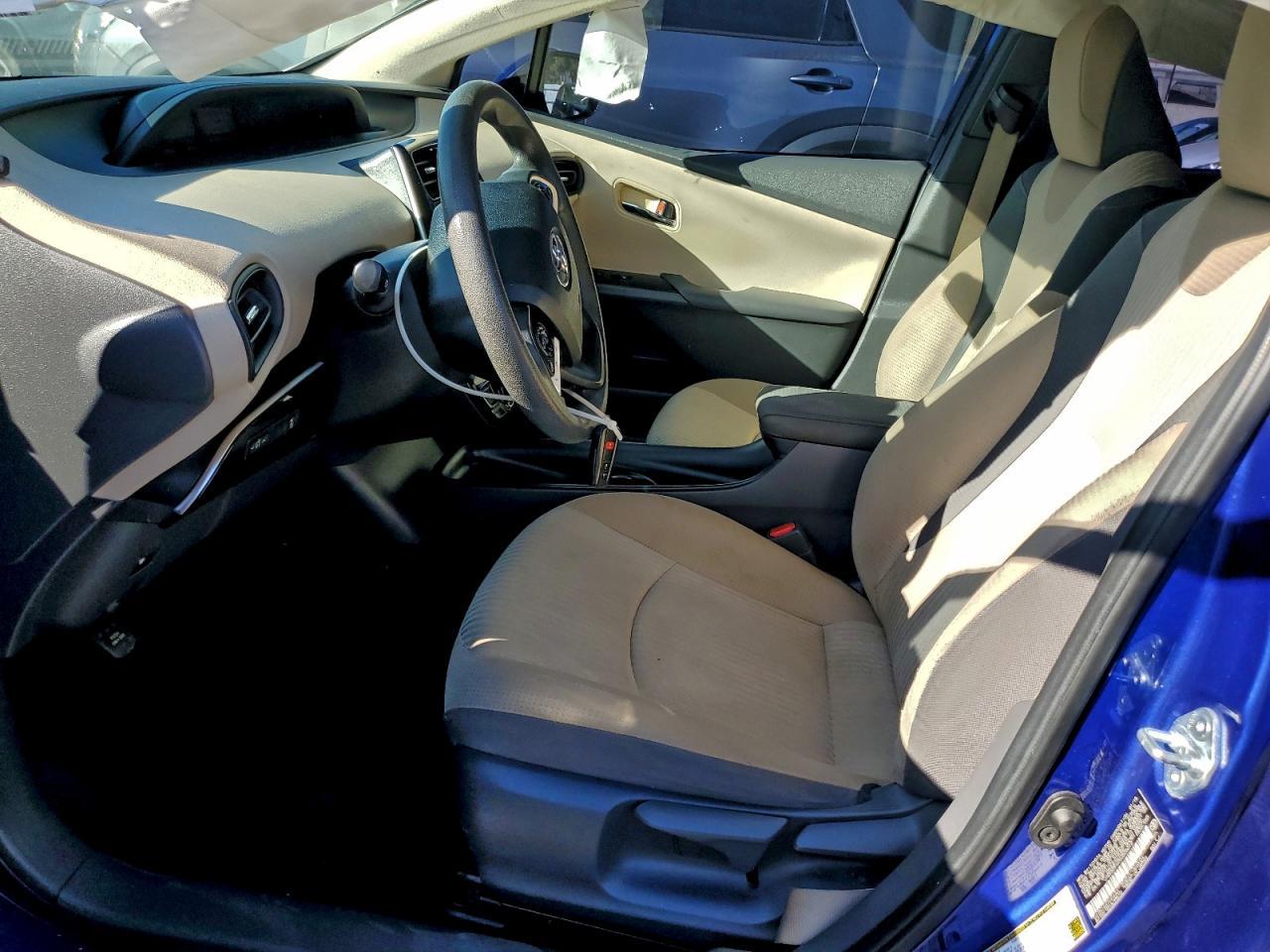 2016 TOYOTA PRIUS
