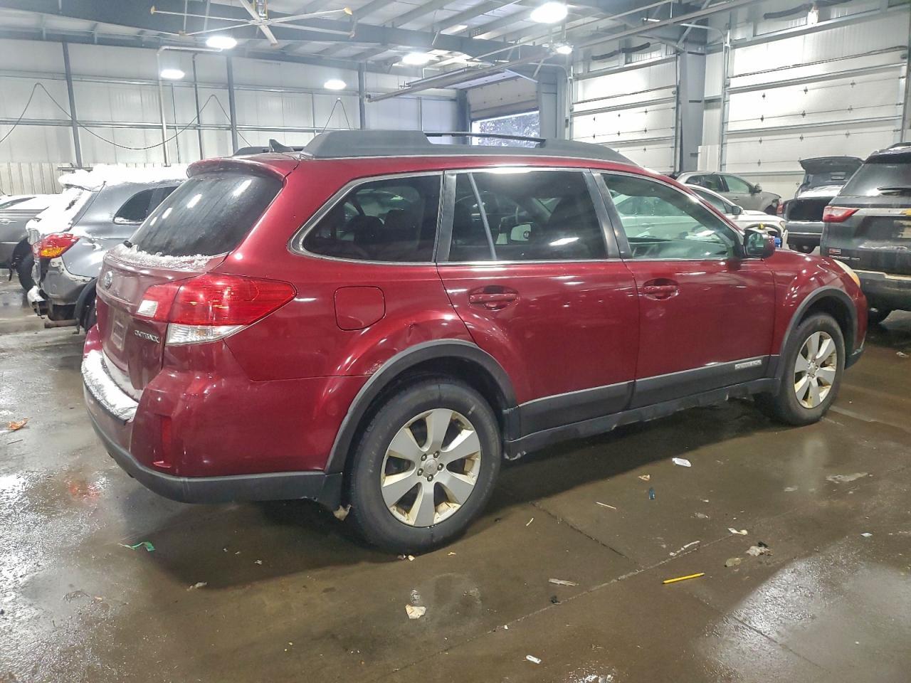 2011 SUBARU Outback