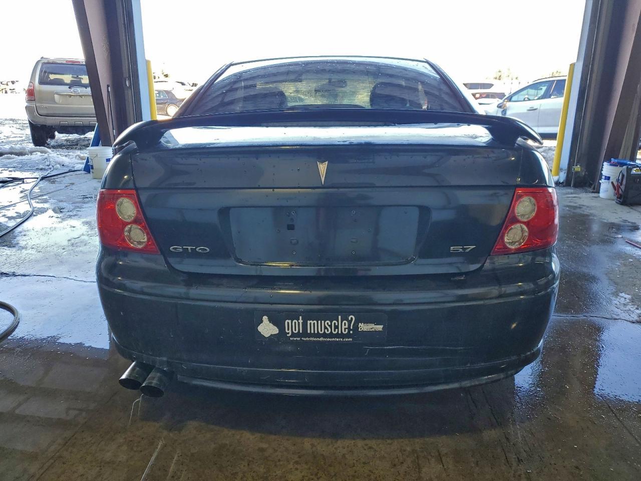 2004 PONTIAC Gto