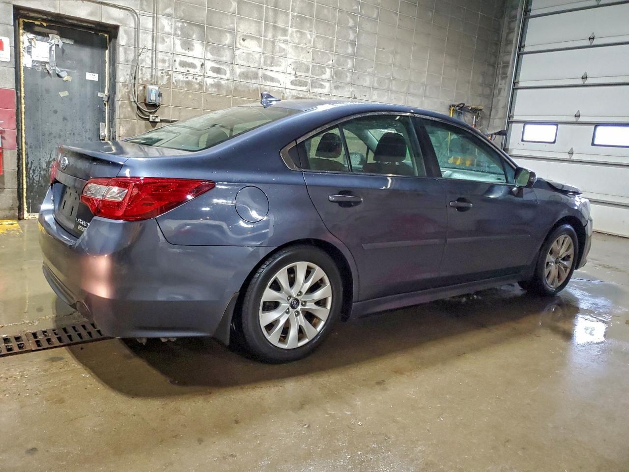 2017 SUBARU Legacy
