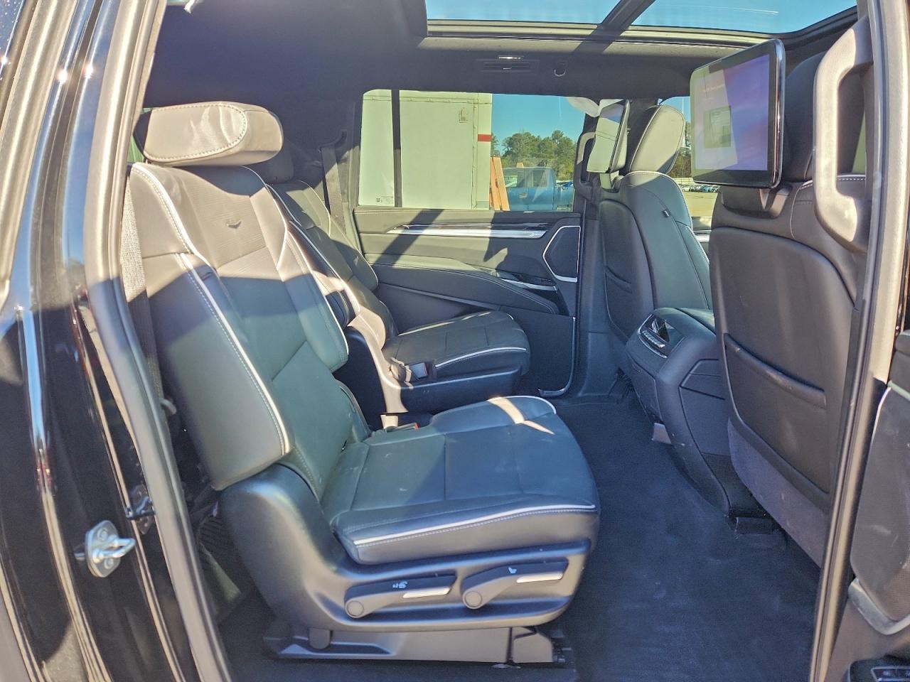 2025 CADILLAC Escalade ESV