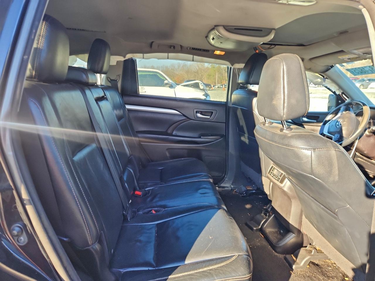 2016 TOYOTA HIGHLANDER