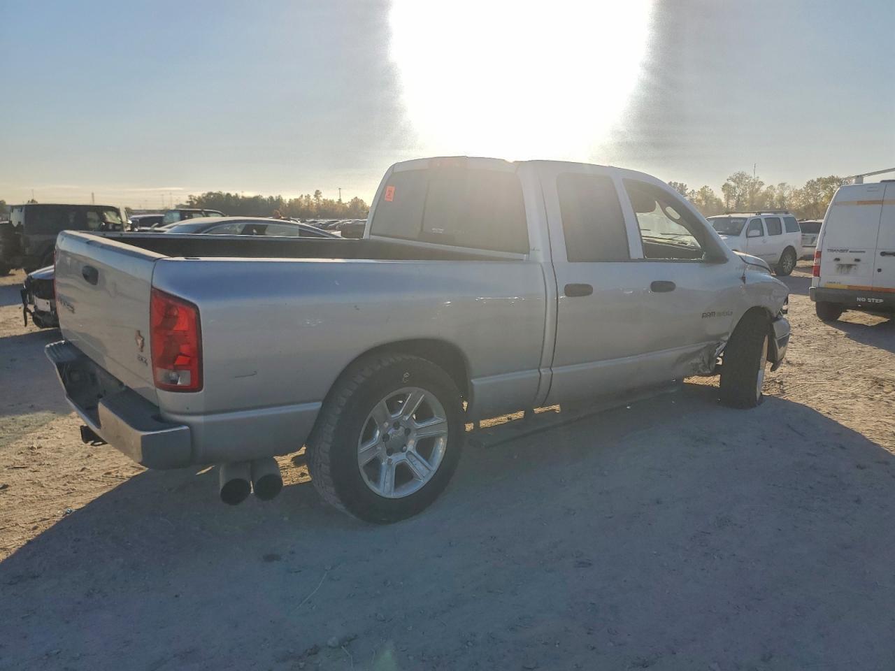 2004 DODGE RAM 1500
