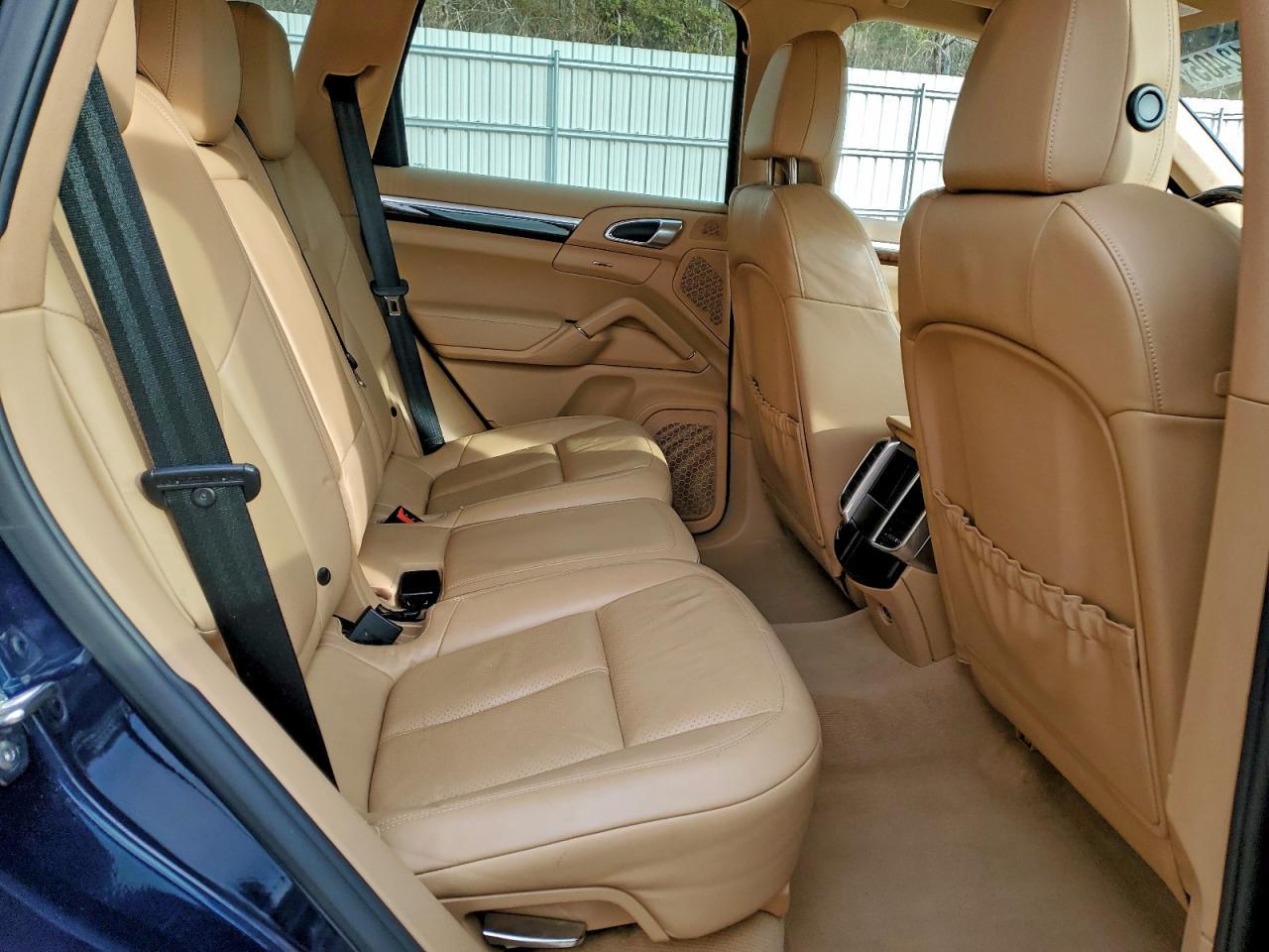 2012 PORSCHE CAYENNE