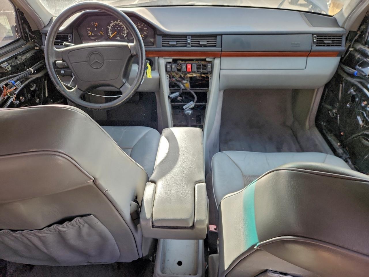 1995 MERCEDES-BENZ E-Class
