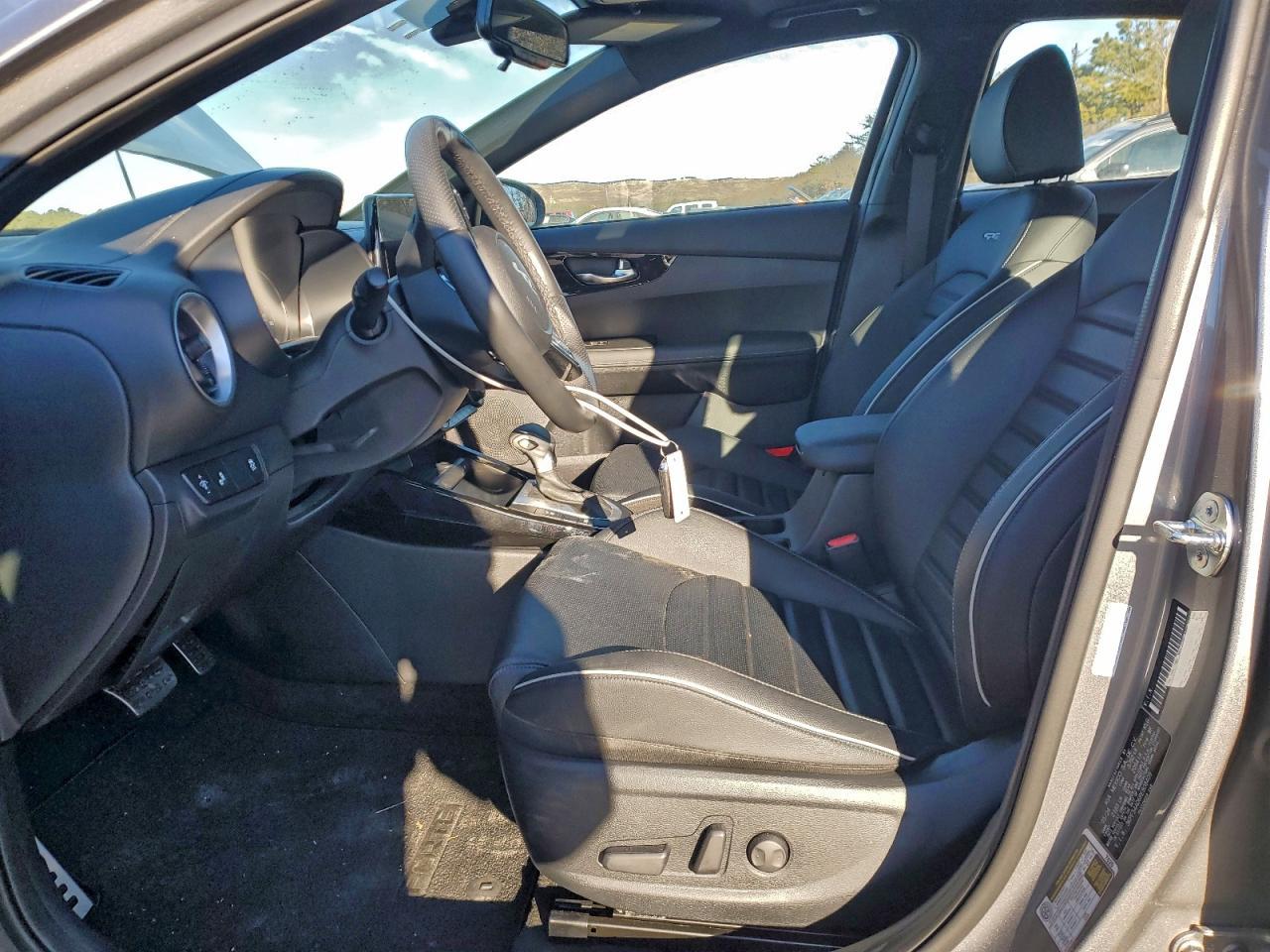 2024 KIA FORTE