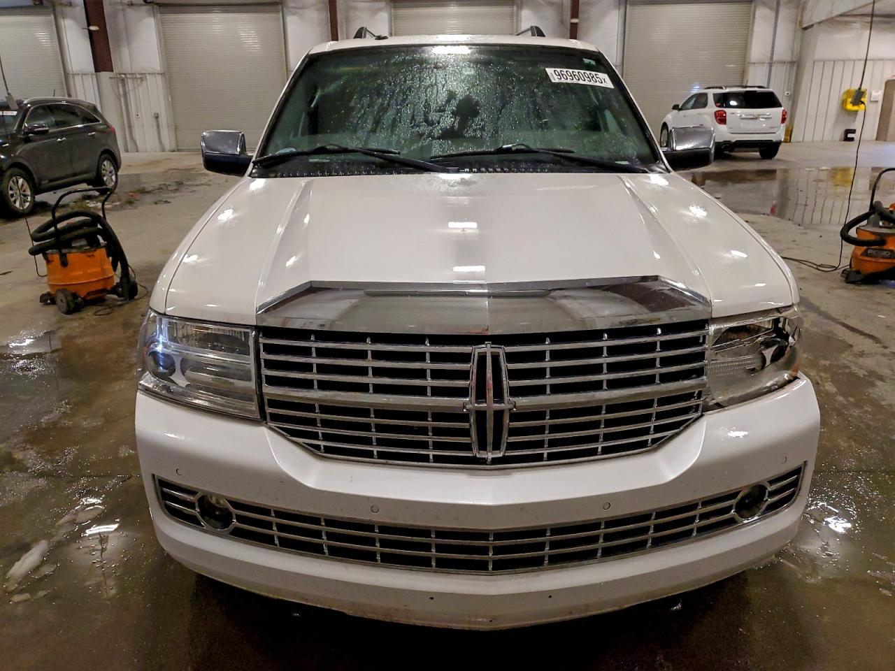 2014 LINCOLN Navigator