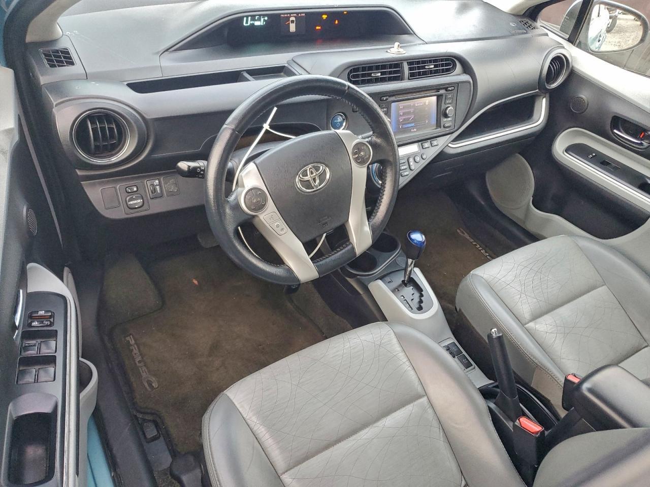 2014 TOYOTA Prius c