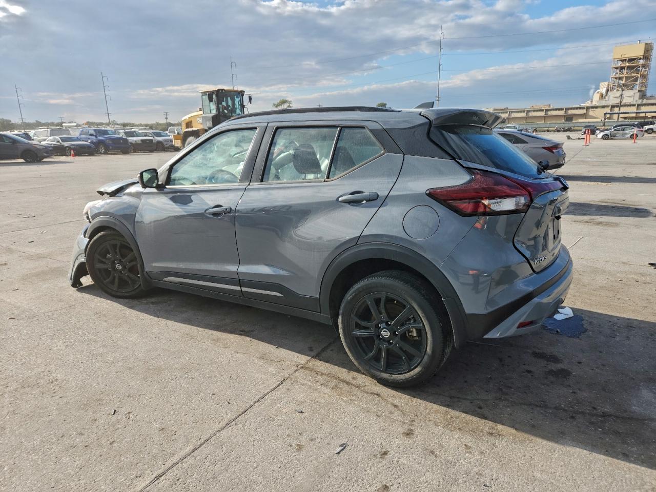 2021 NISSAN KICKS