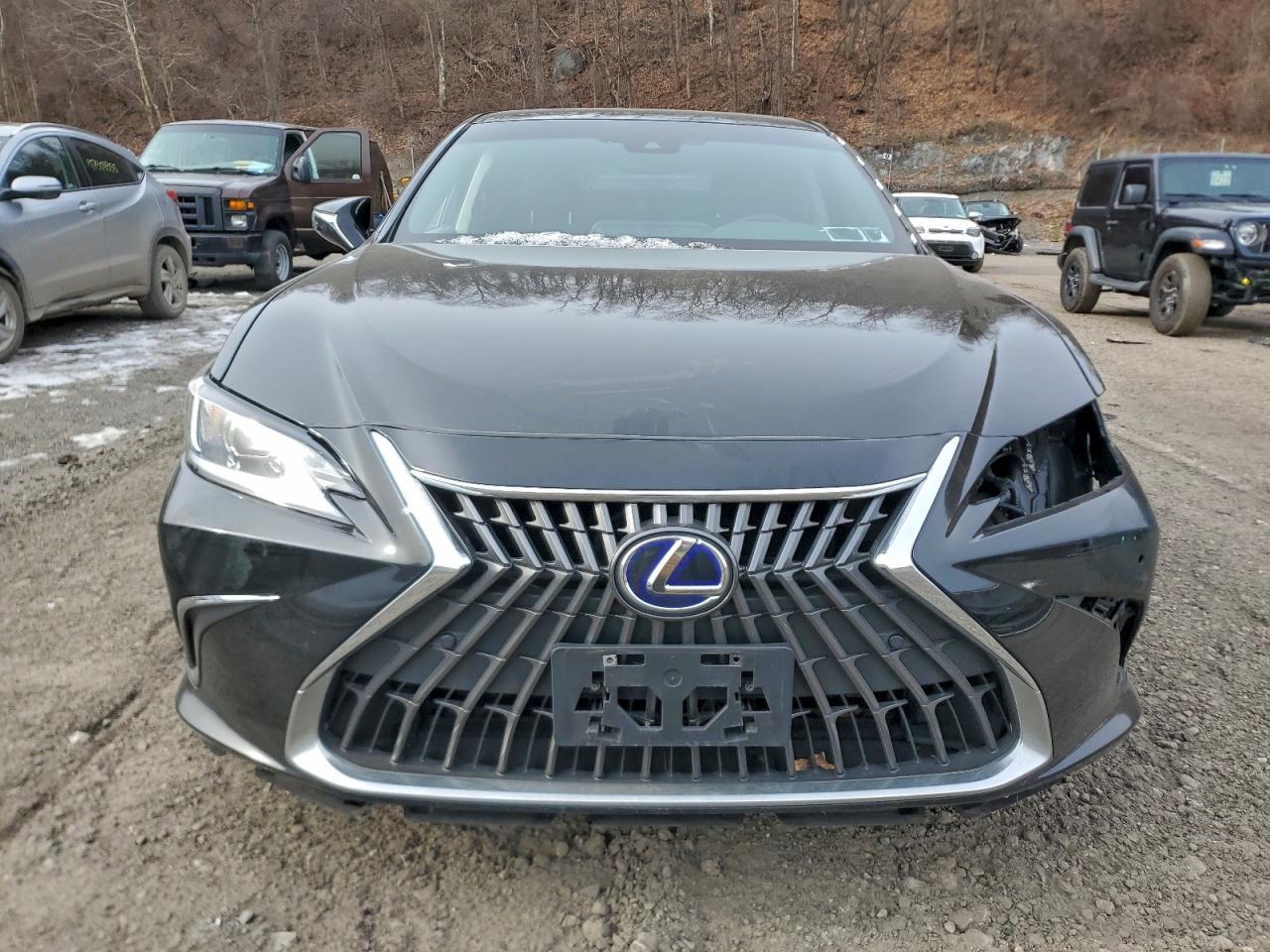 2022 LEXUS ES 300H