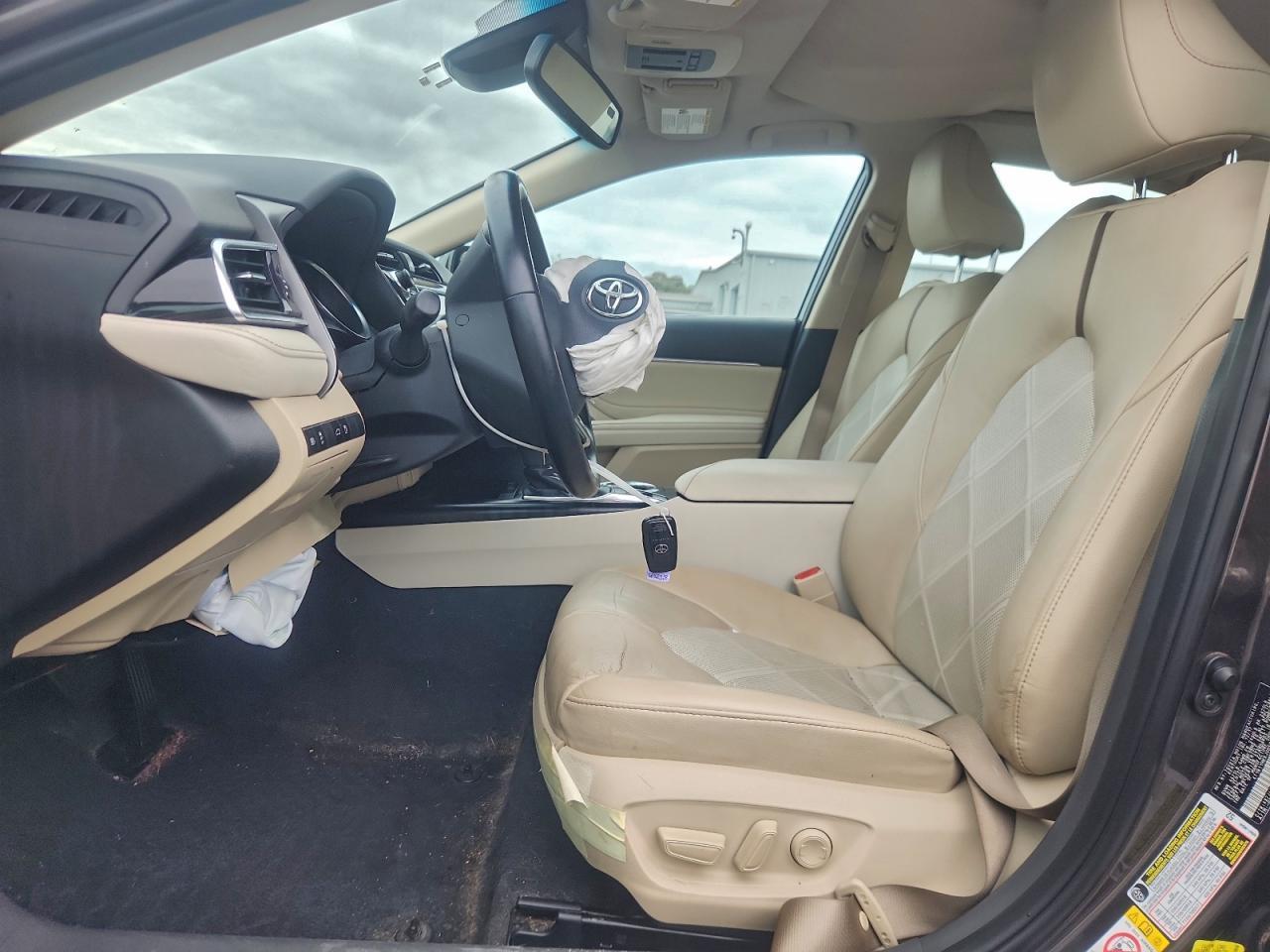 2018 TOYOTA CAMRY
