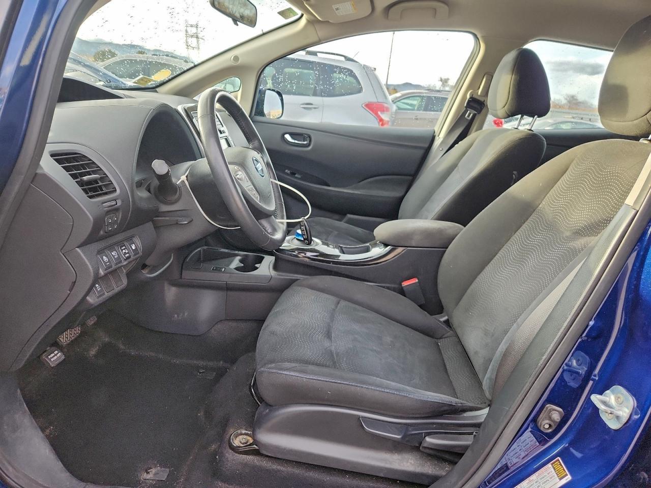 2017 NISSAN LEAF