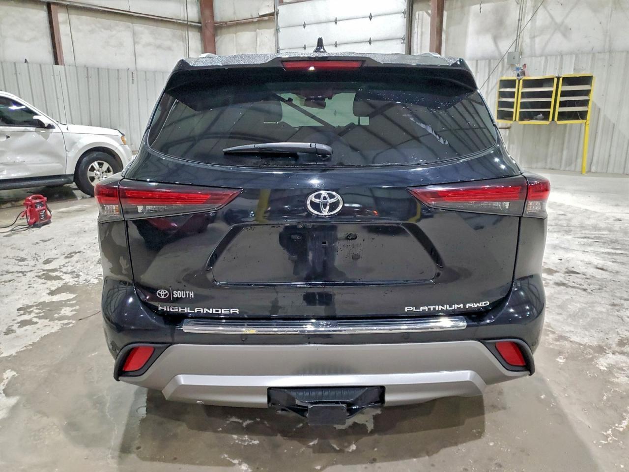 2024 TOYOTA HIGHLANDER