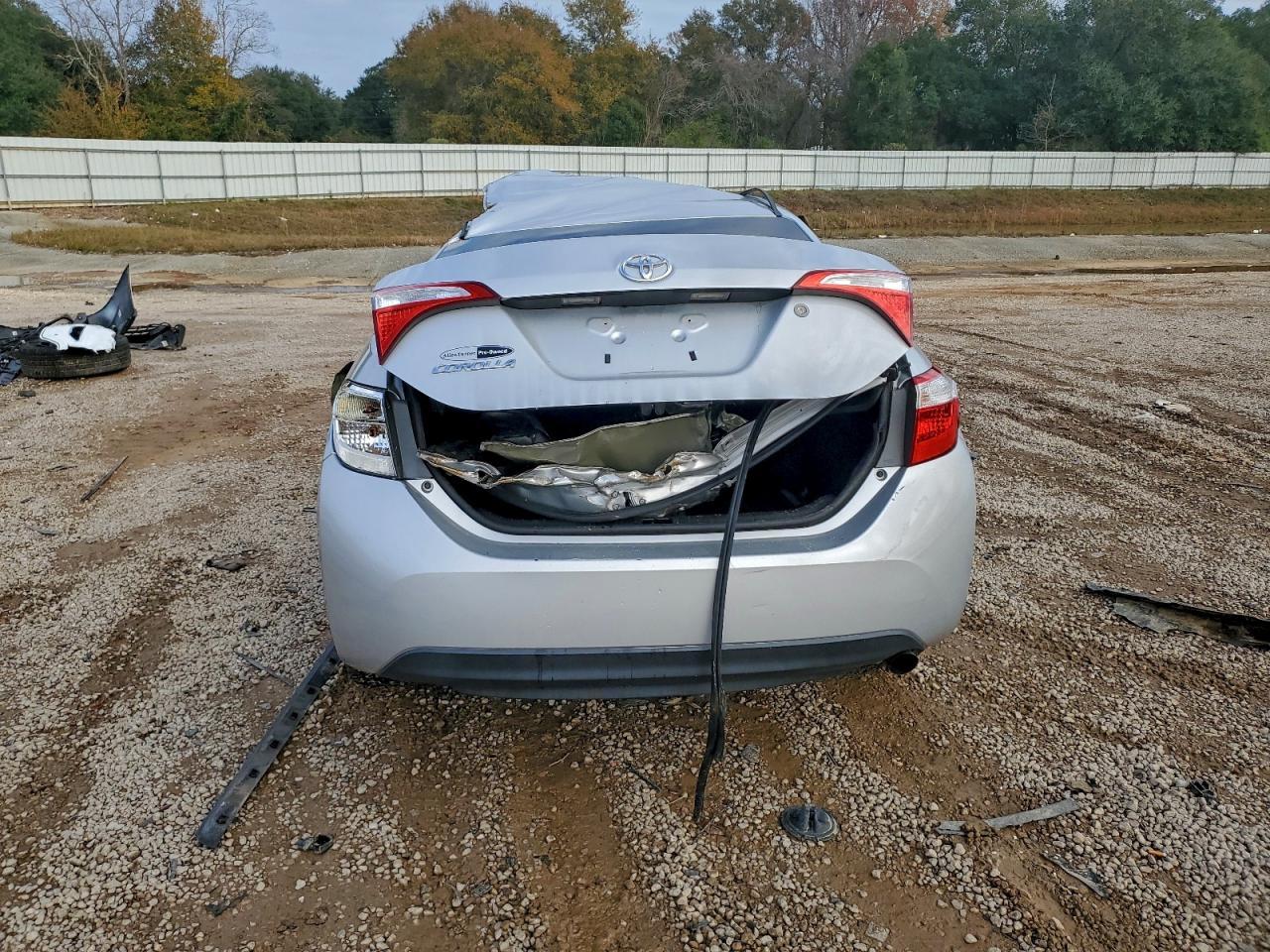2015 TOYOTA COROLLA