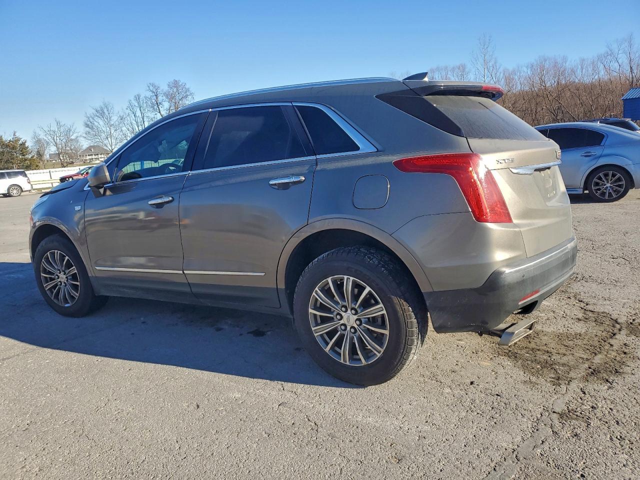 2017 CADILLAC XT5
