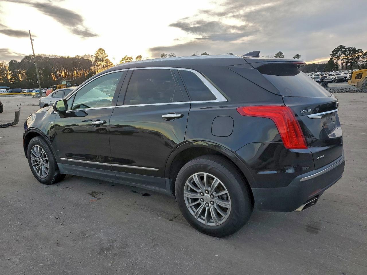 2017 CADILLAC XT5