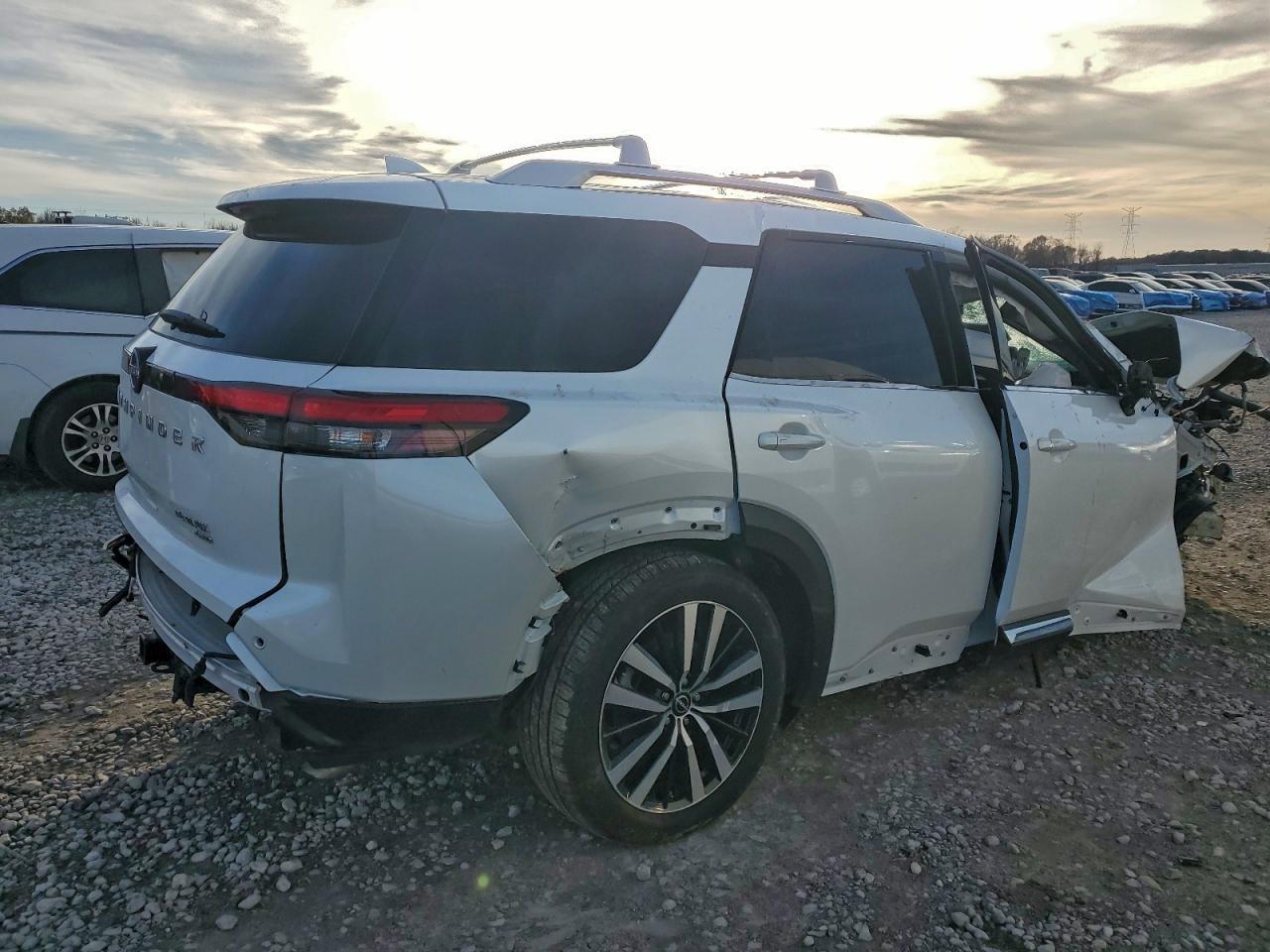 2025 NISSAN PATHFINDER