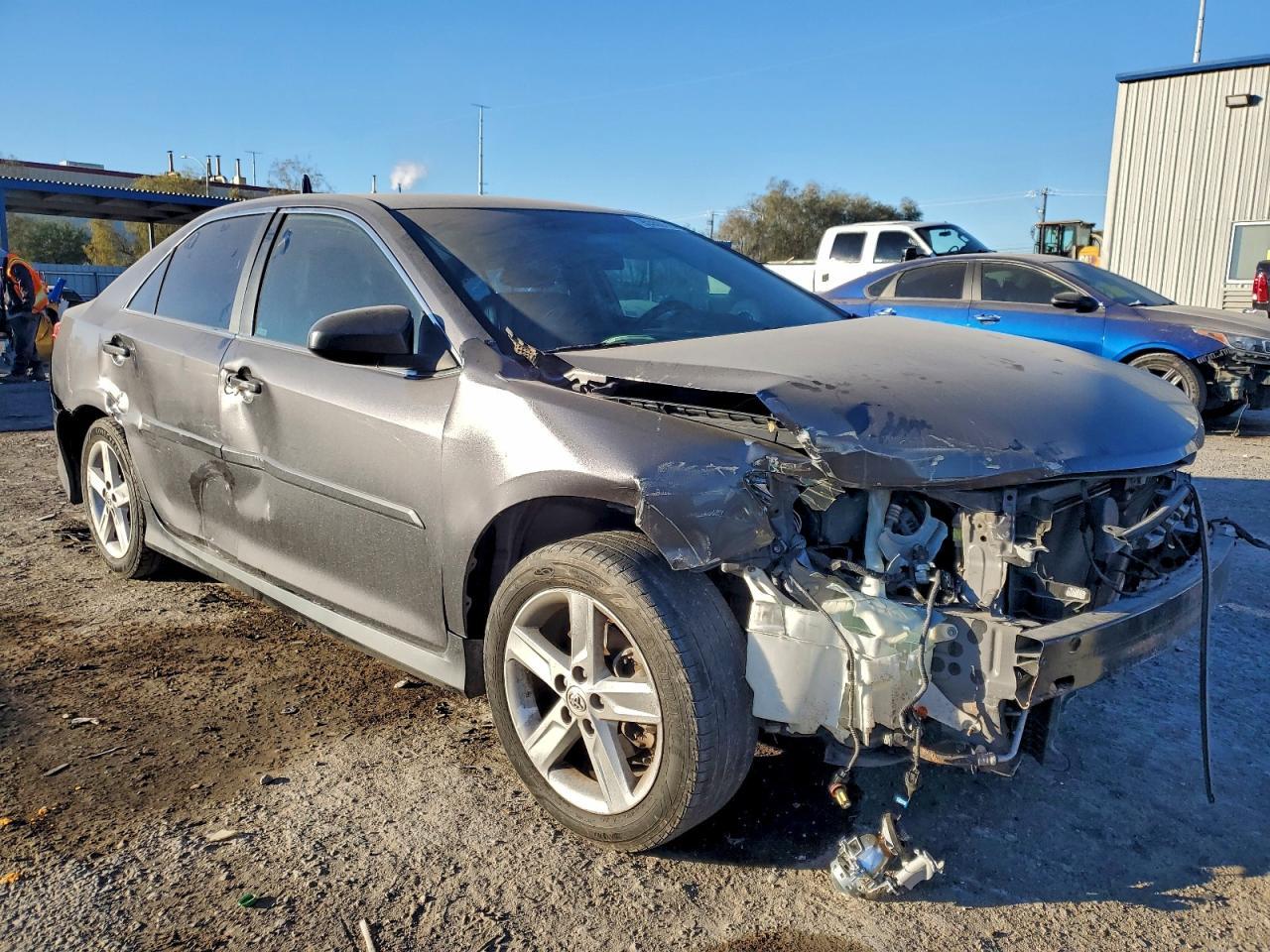 2014 TOYOTA CAMRY