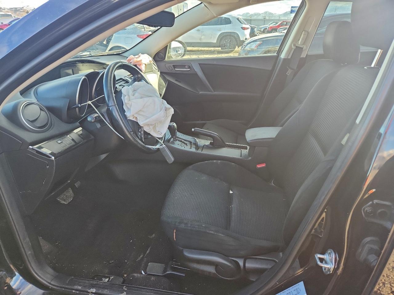 2013 MAZDA 3