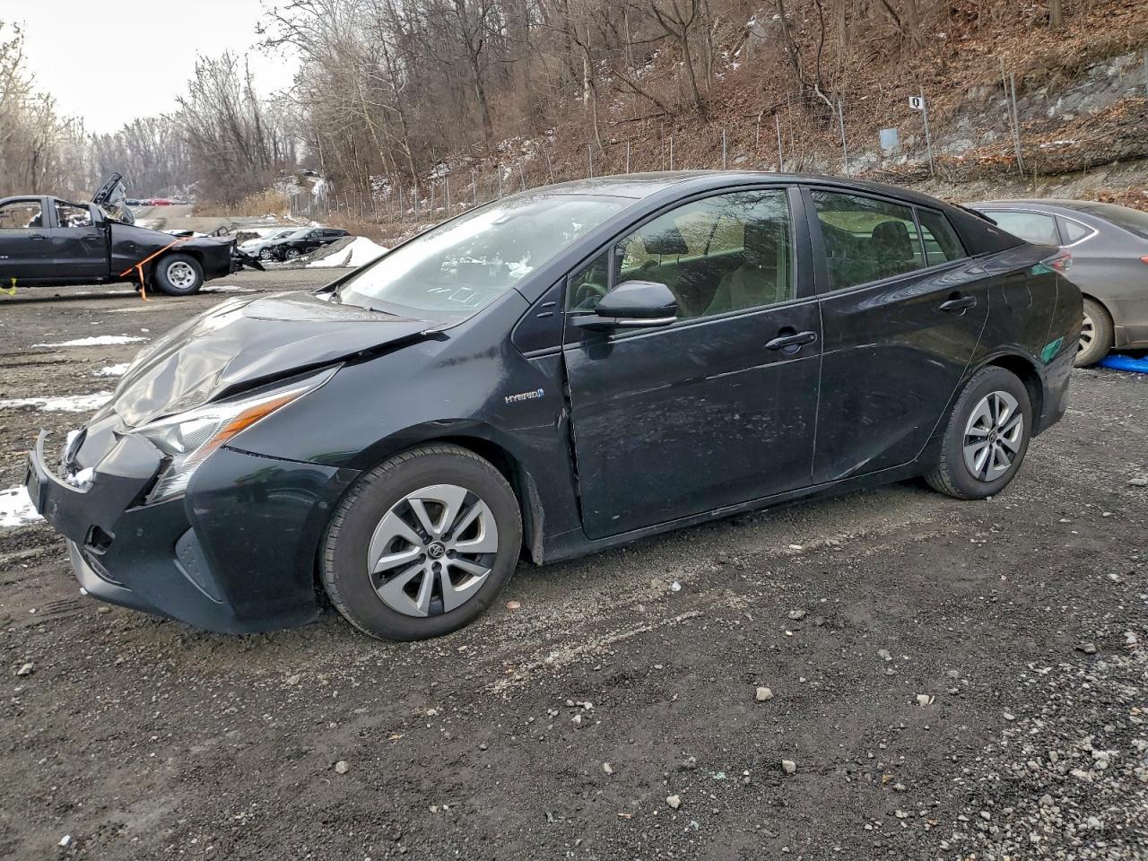 2017 TOYOTA PRIUS