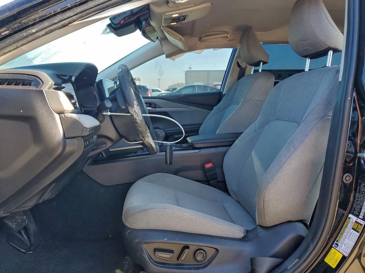 2025 TOYOTA CAMRY