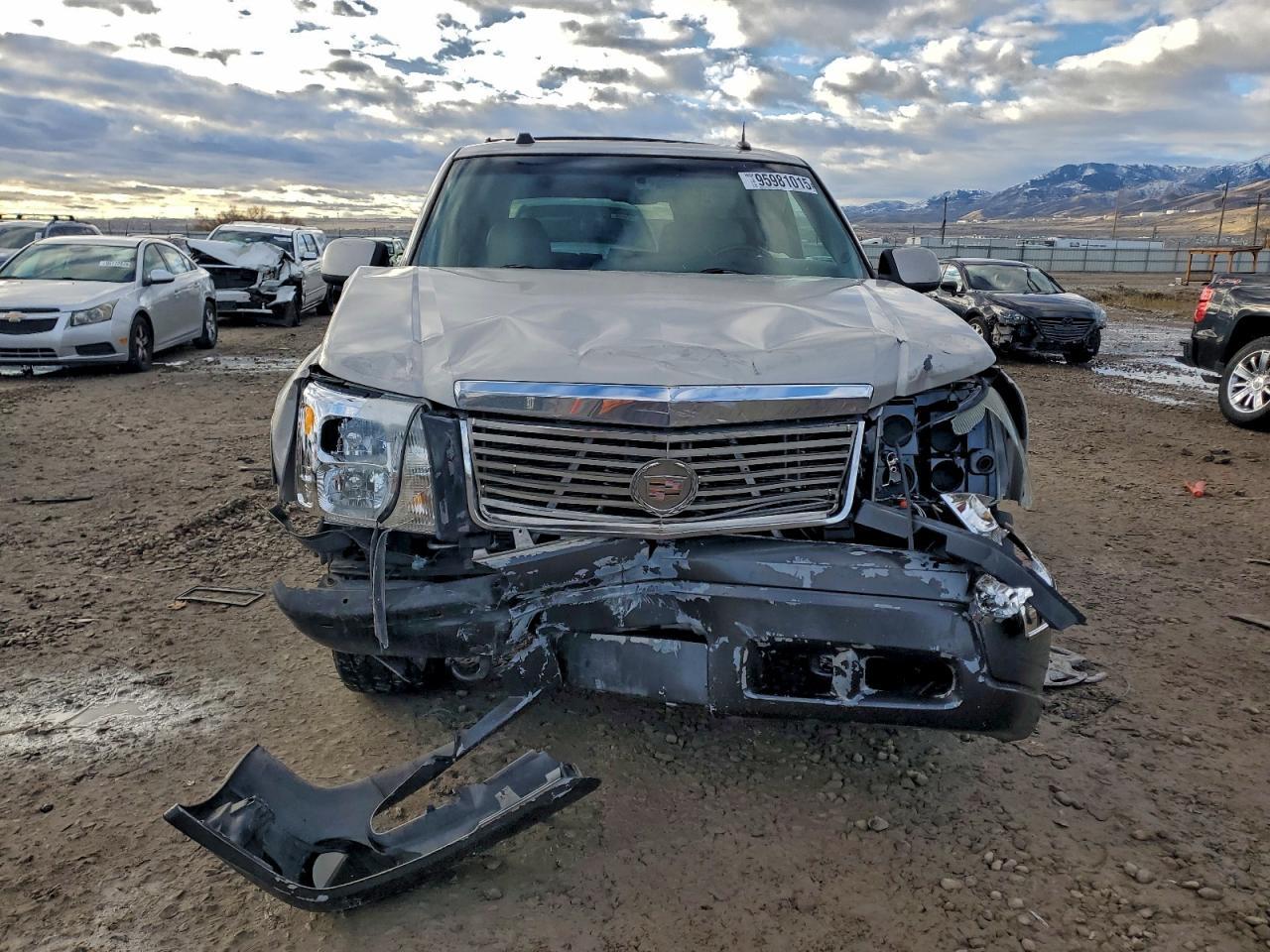 2005 CADILLAC ESCALADE