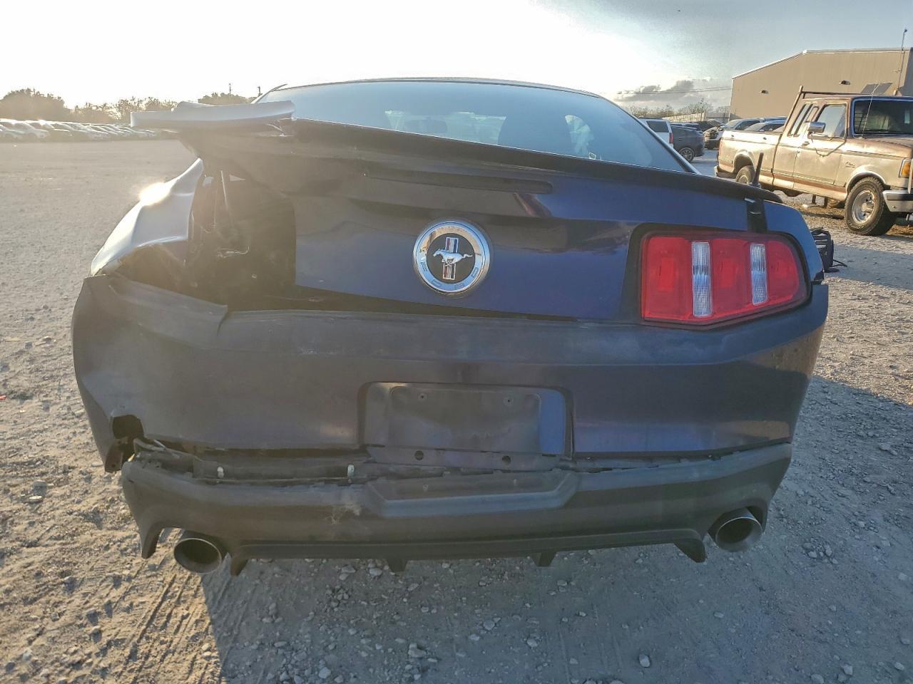 2011 FORD MUSTANG