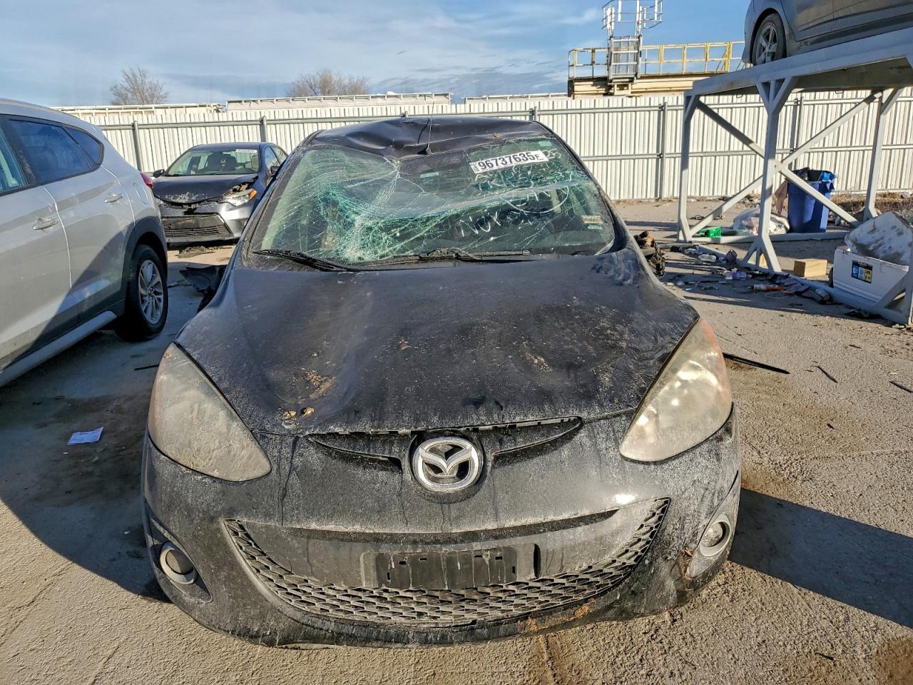 2013 MAZDA 2