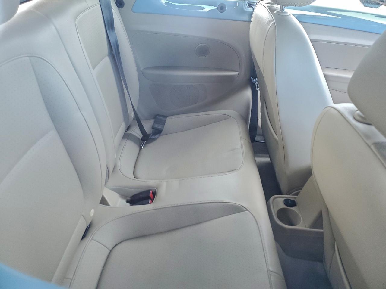 2015 VOLKSWAGEN Beetle