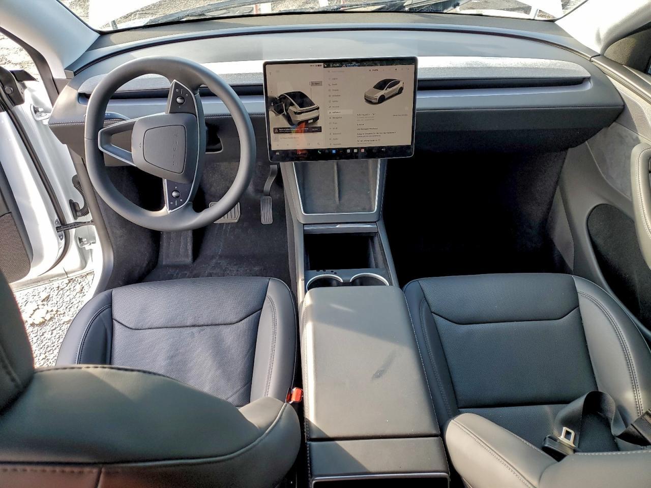 2026 TESLA MODEL Y