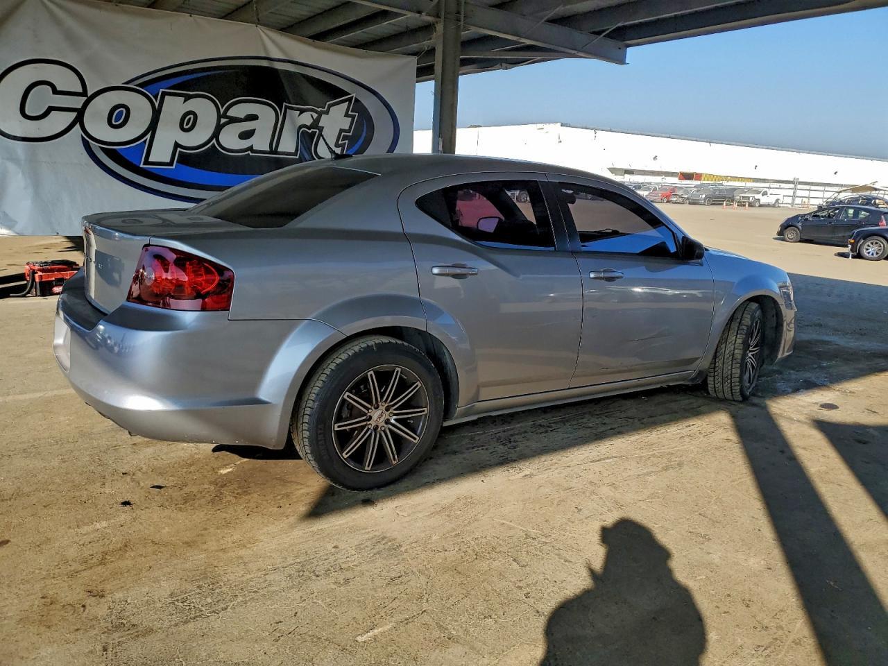 2013 DODGE Avenger