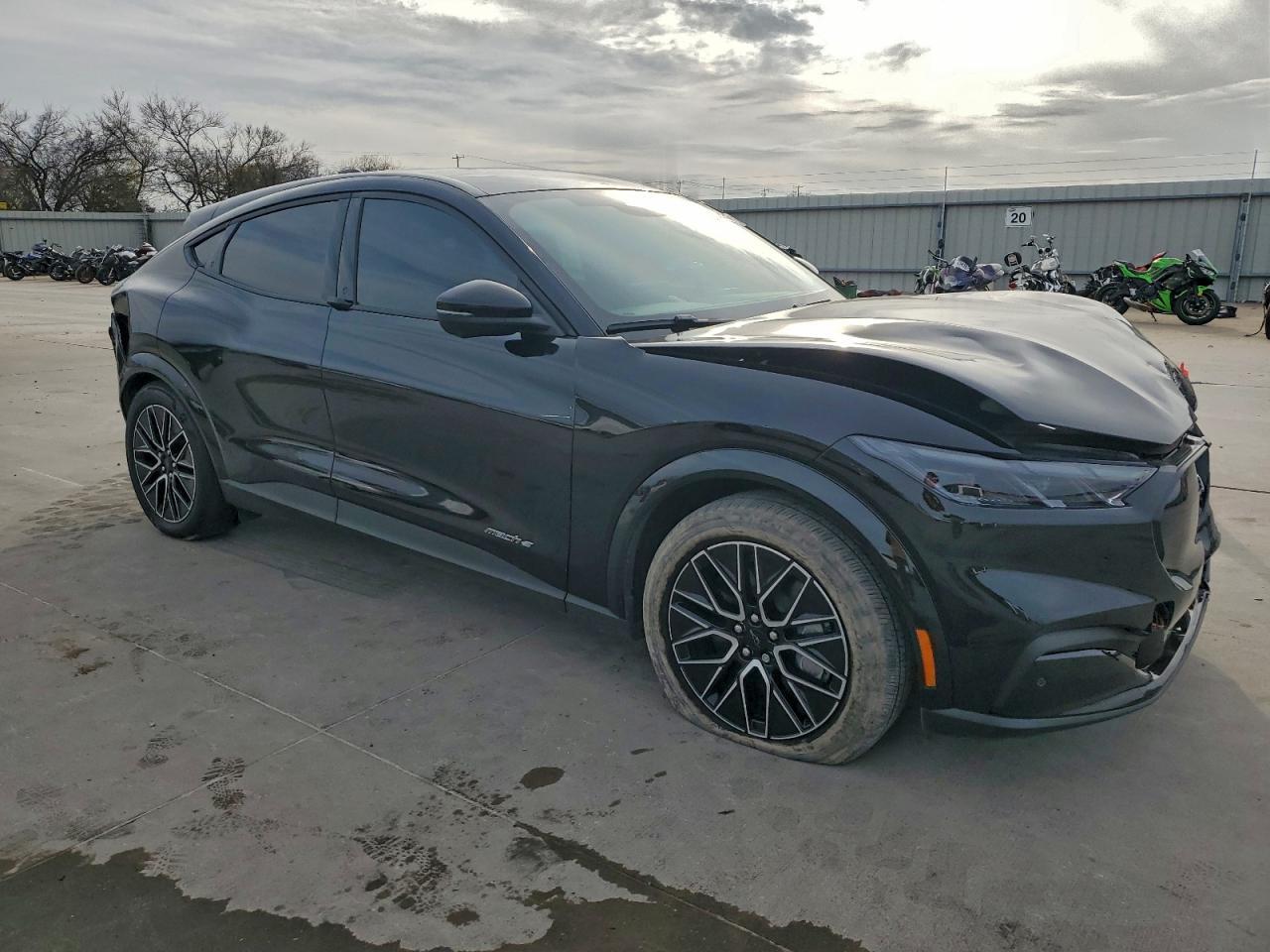 2025 FORD Mustang Mach-E