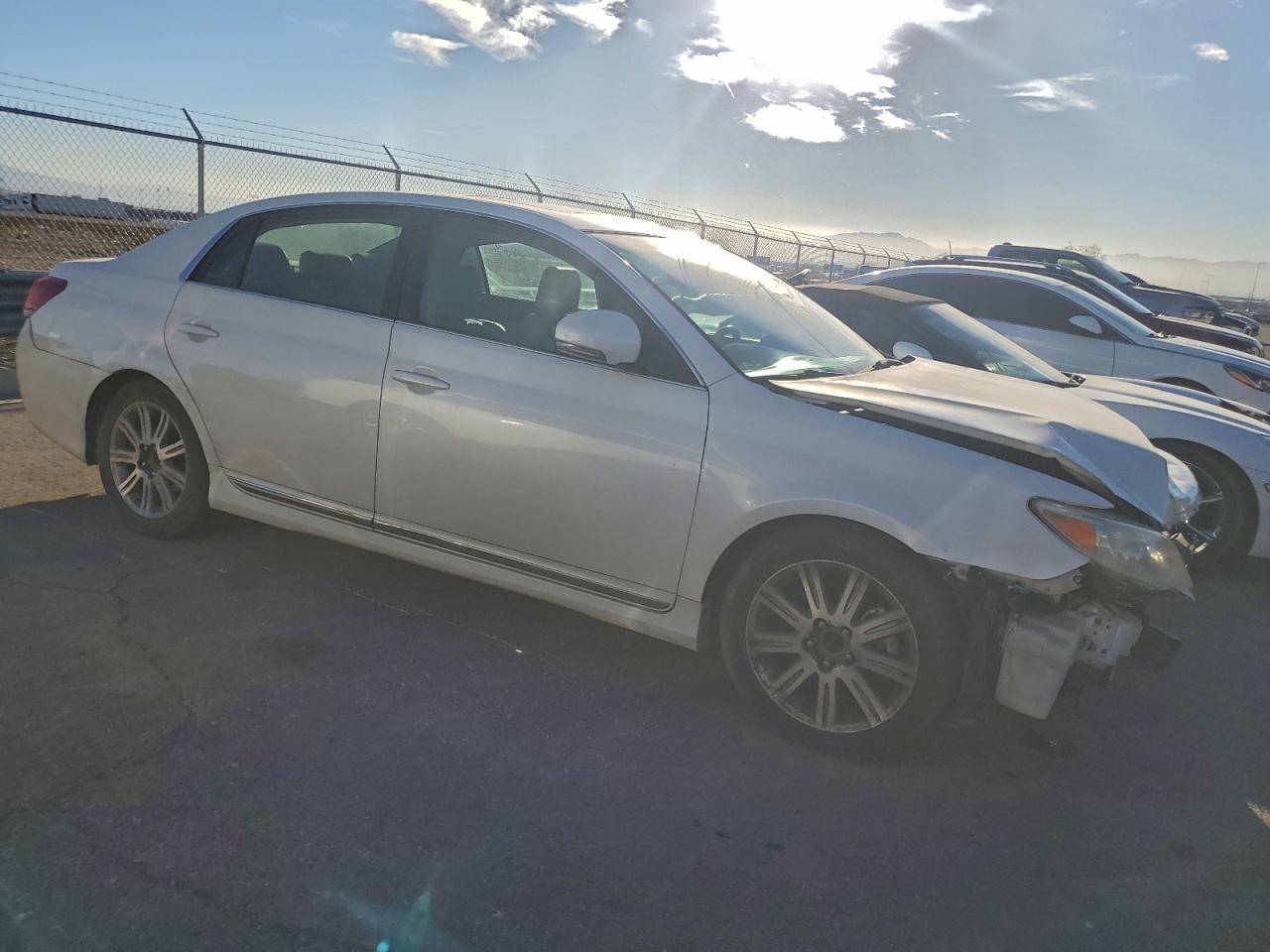 2012 TOYOTA Avalon