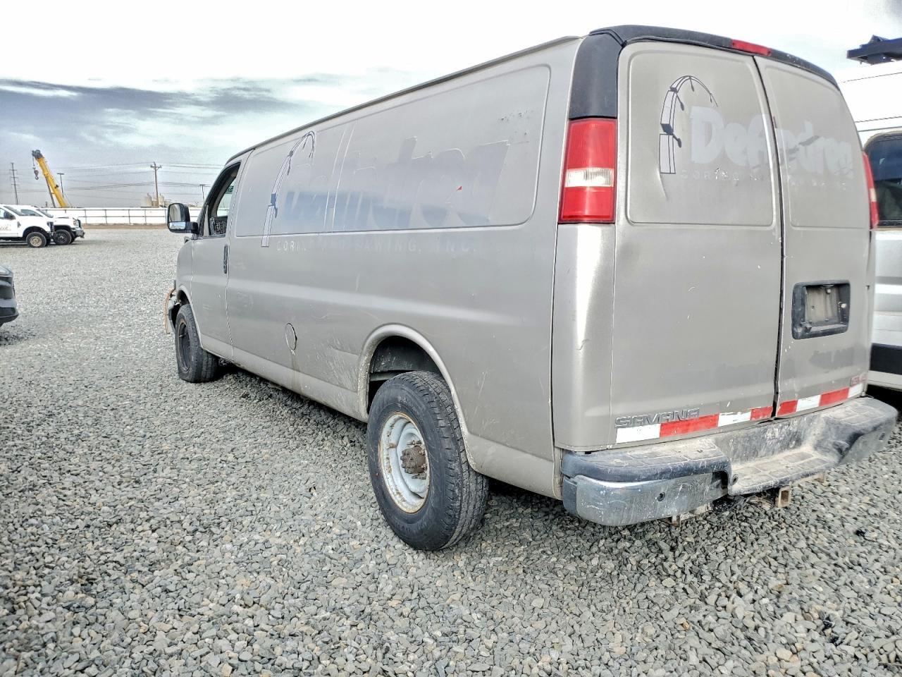 2015 GMC Savana