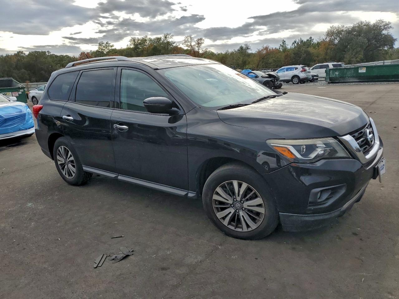 2017 NISSAN PATHFINDER