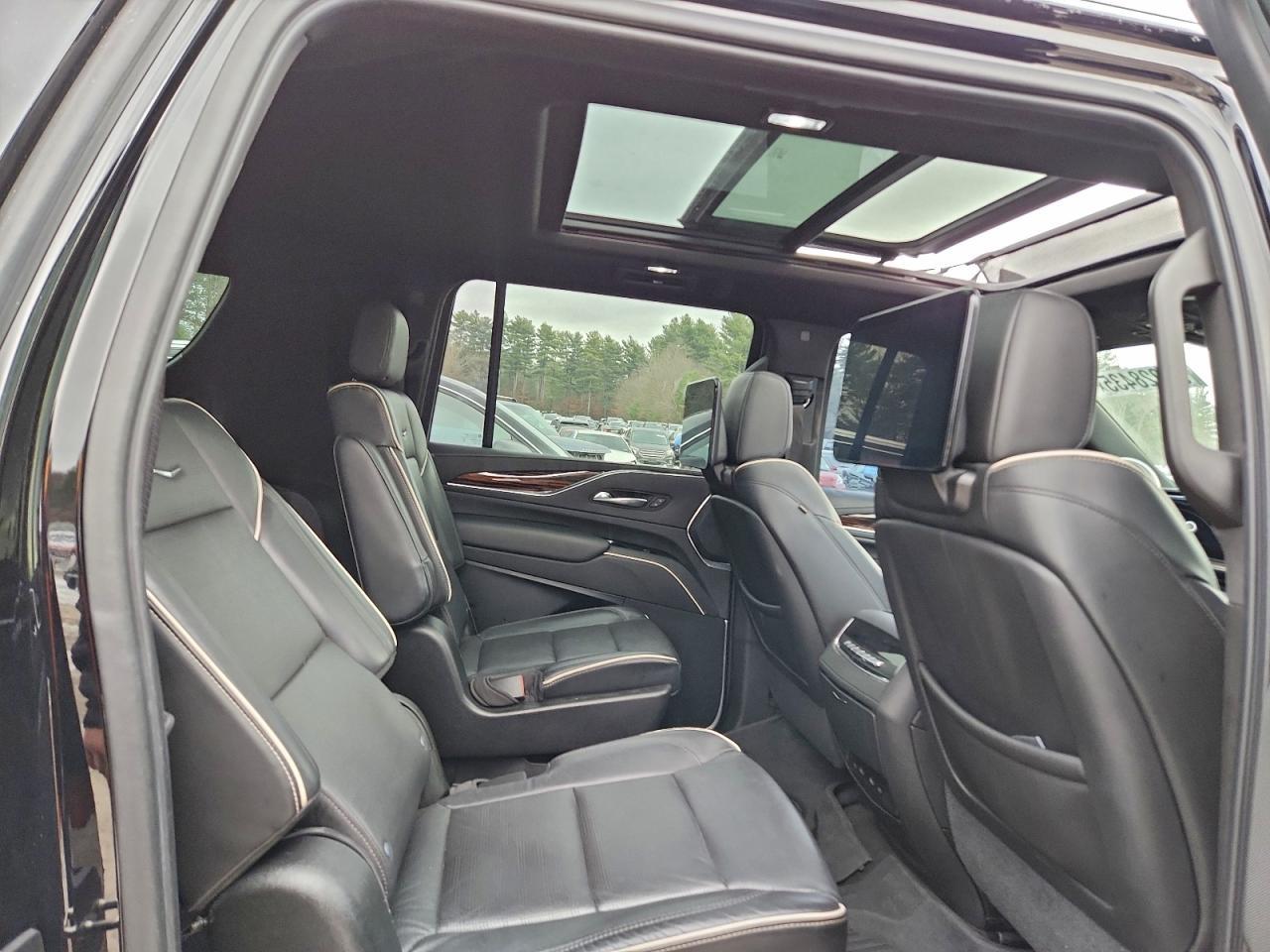 2021 CADILLAC Escalade ESV