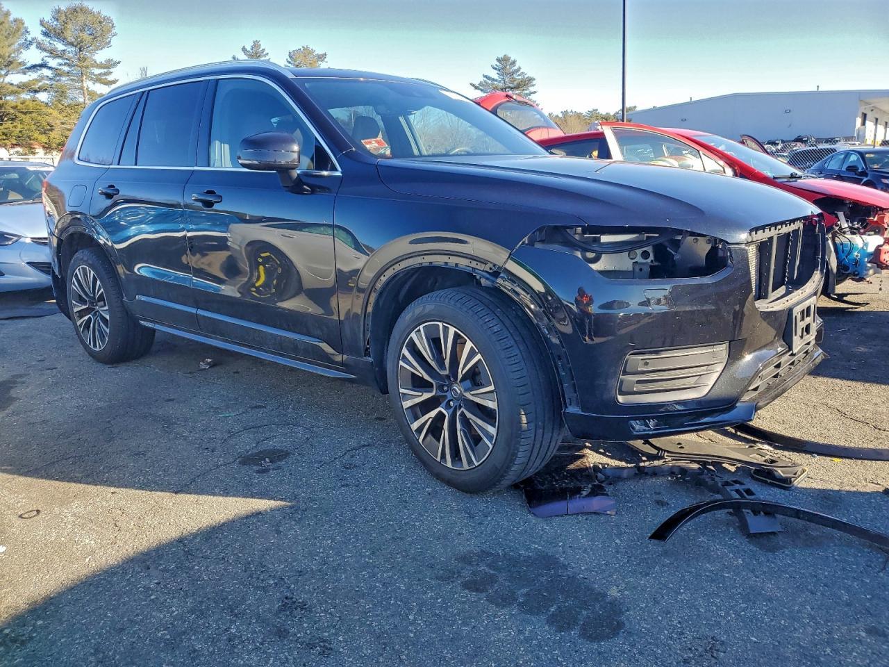 2022 VOLVO XC90