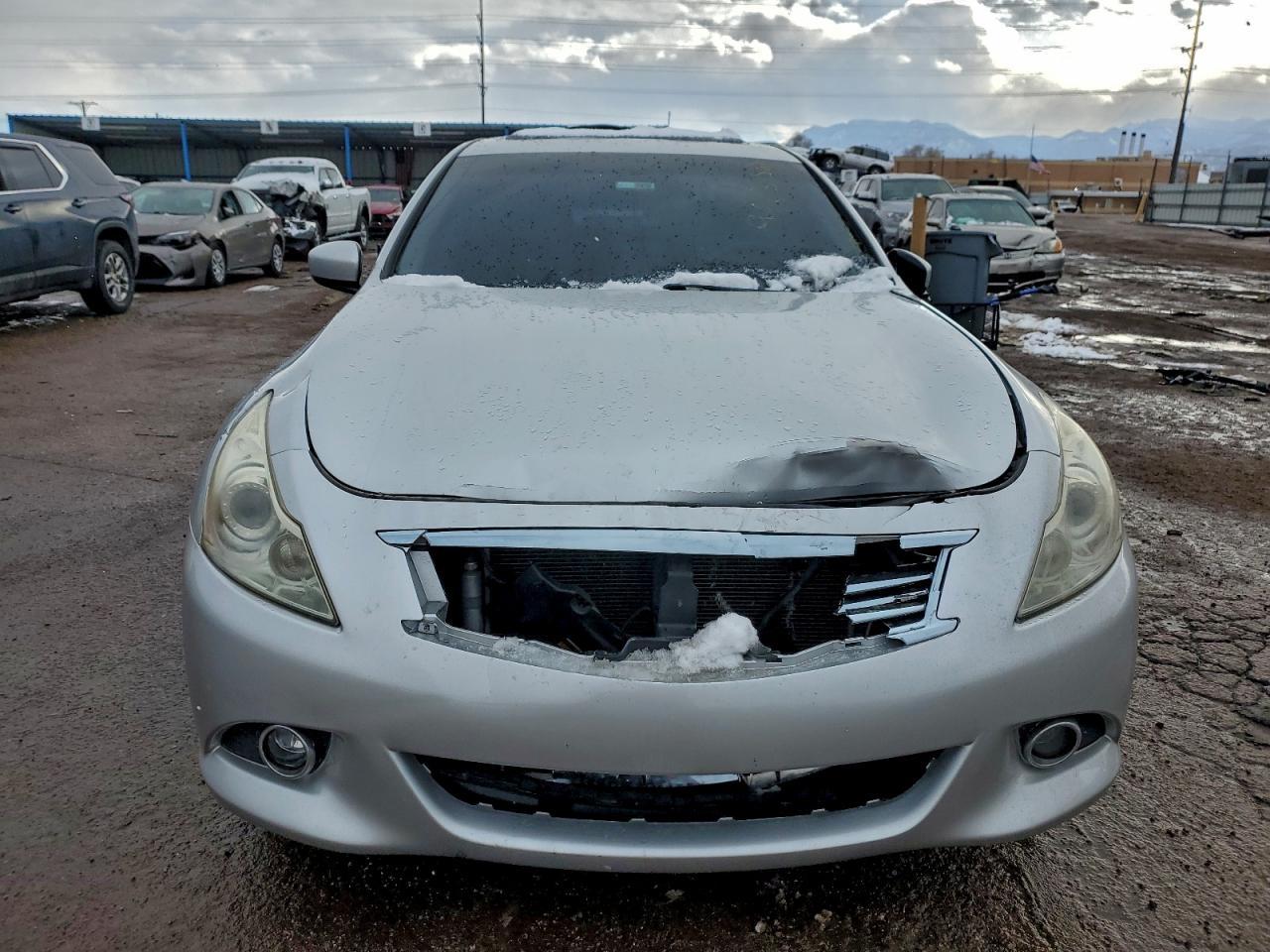 2011 INFINITI G37