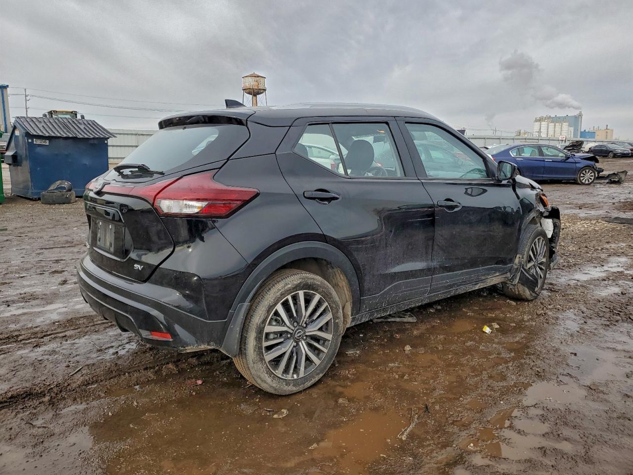 2024 NISSAN KICKS